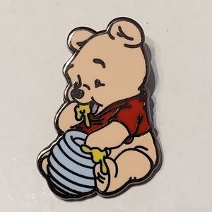 Disney Pin Trading Winnie The Pooh Baby Pooh Eating Hunny Collection Pin 2008